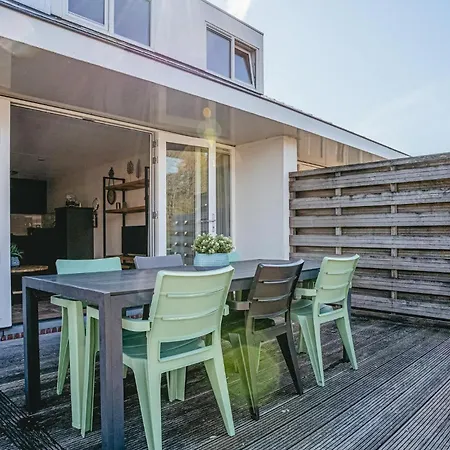 3 Bedroom Gorgeous In Σπίτι διακοπών *
