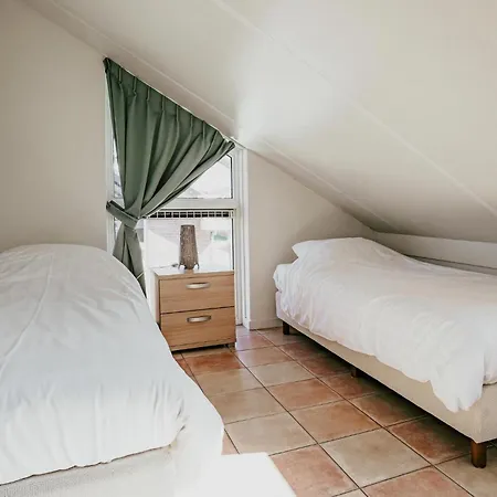 3 Bedroom Gorgeous In Hébergement de vacances Uitgeest